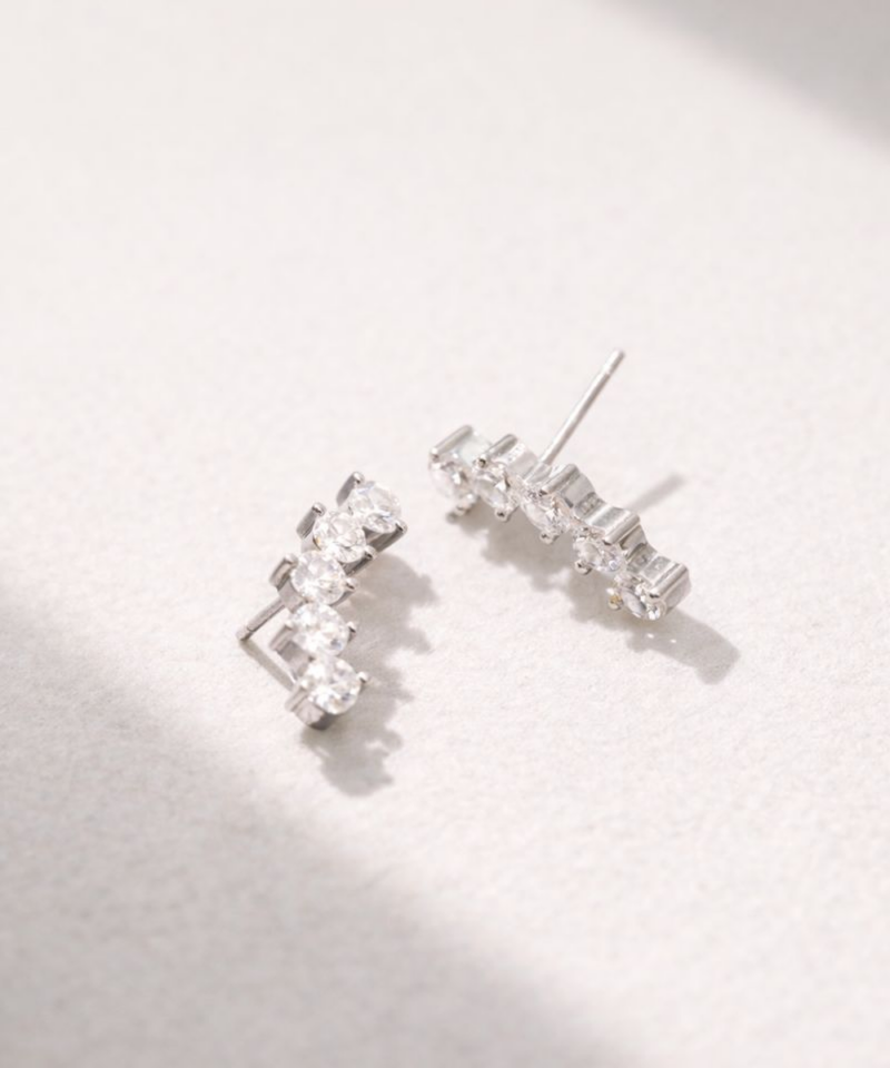 Alternative view of Brinco Ear Cuff Lumière com 5 Moissanites 3,5 mm em Prata 925