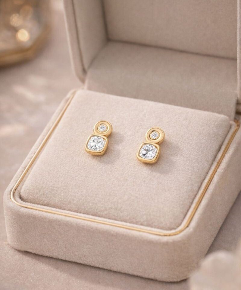 Alternative view of Brinco Ponto de Luz Essence Moissanite Quadrada 4 mm Dourado