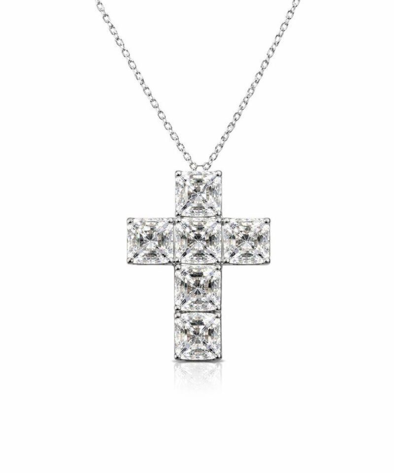 Colar Crucifixo Cravejado Moissanite 6 ct em Prata 925