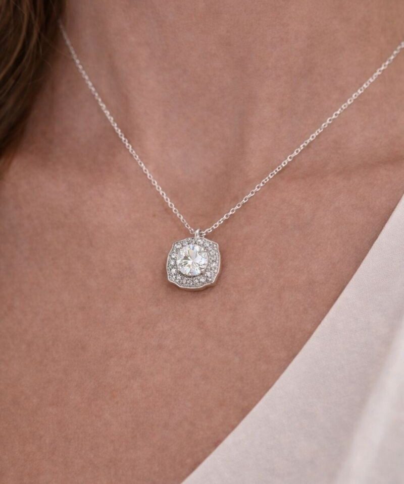 Alternative view of Colar Ponto de Luz Glam Moissanite 1 ct em Prata 925 com Banho de Ródio