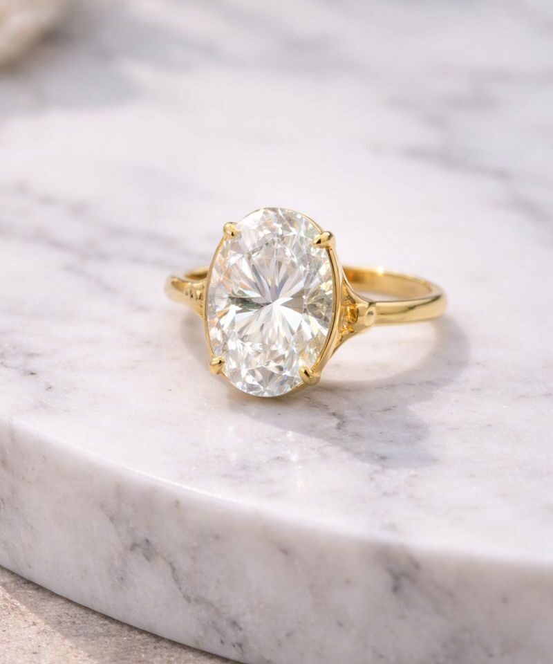 Alternative view of Aliança Solitário Moissanite Oval em Prata 925 Banhada a Ouro 18k