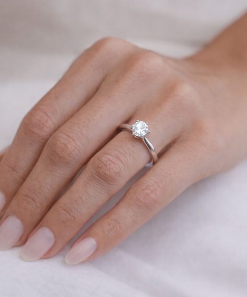 Alternative view of Anel Solitário Moissanite 6,5 mm 1 ct em Prata 925 com 6 Garras