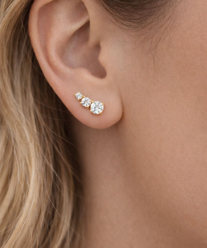 Alternative view of Brinco Ear Cuff Ponto de Luz Moissanite 3,03 ct em Banho de Ouro