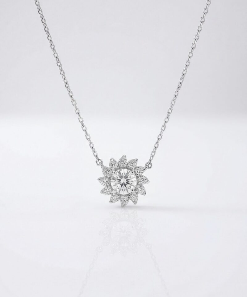 Colar Celesty com Moissanite Central 6,5 mm e Halo Luminoso