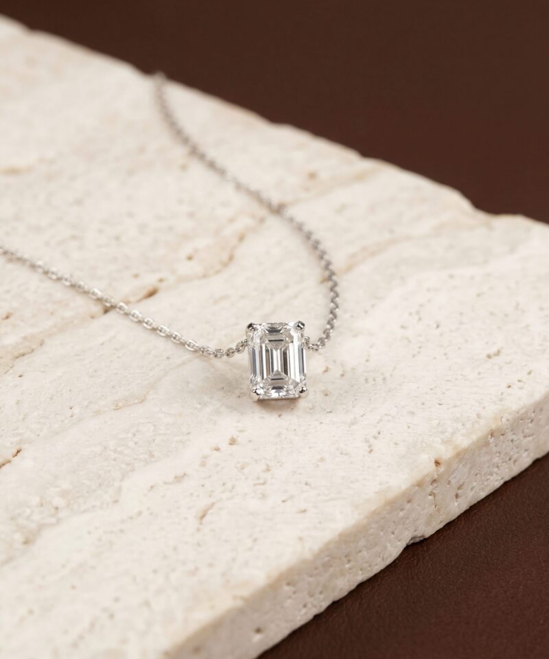 Alternative view of Colar Aurum com Moissanite Retangular 7x9 mm 3 ct