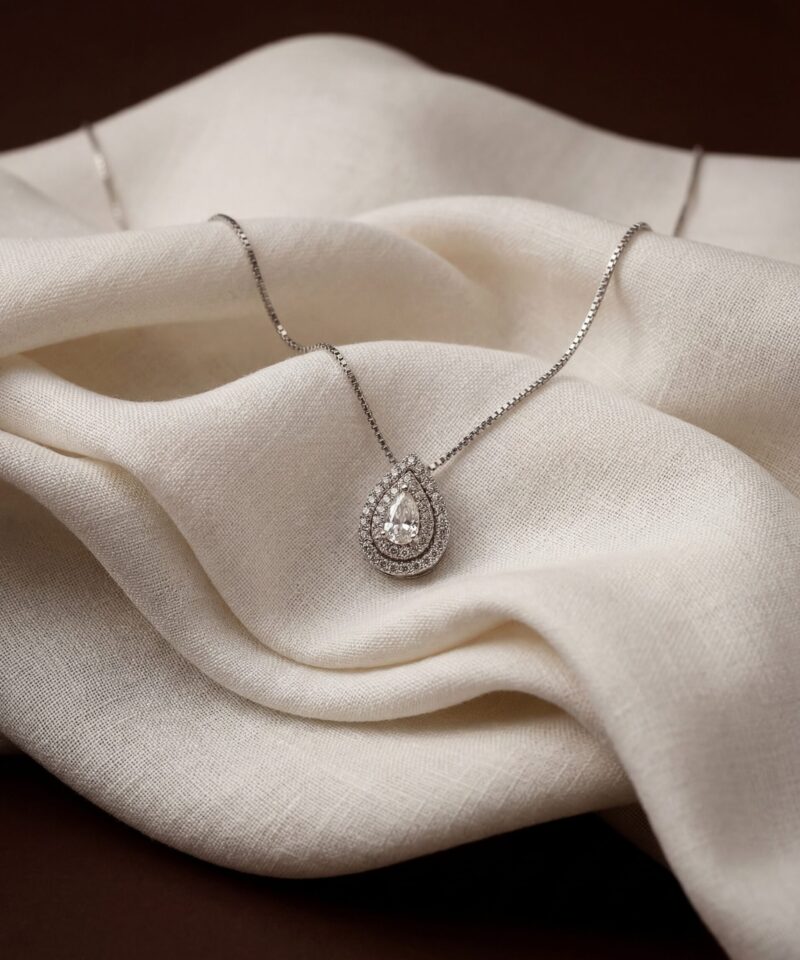 Alternative view of Colar Versales com Pingente de Moissanite 0,35 ct