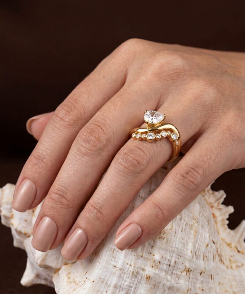 Alternative view of Anel Celestia Flow com Moissanite Oval 10x7 mm e Aro Cravejado