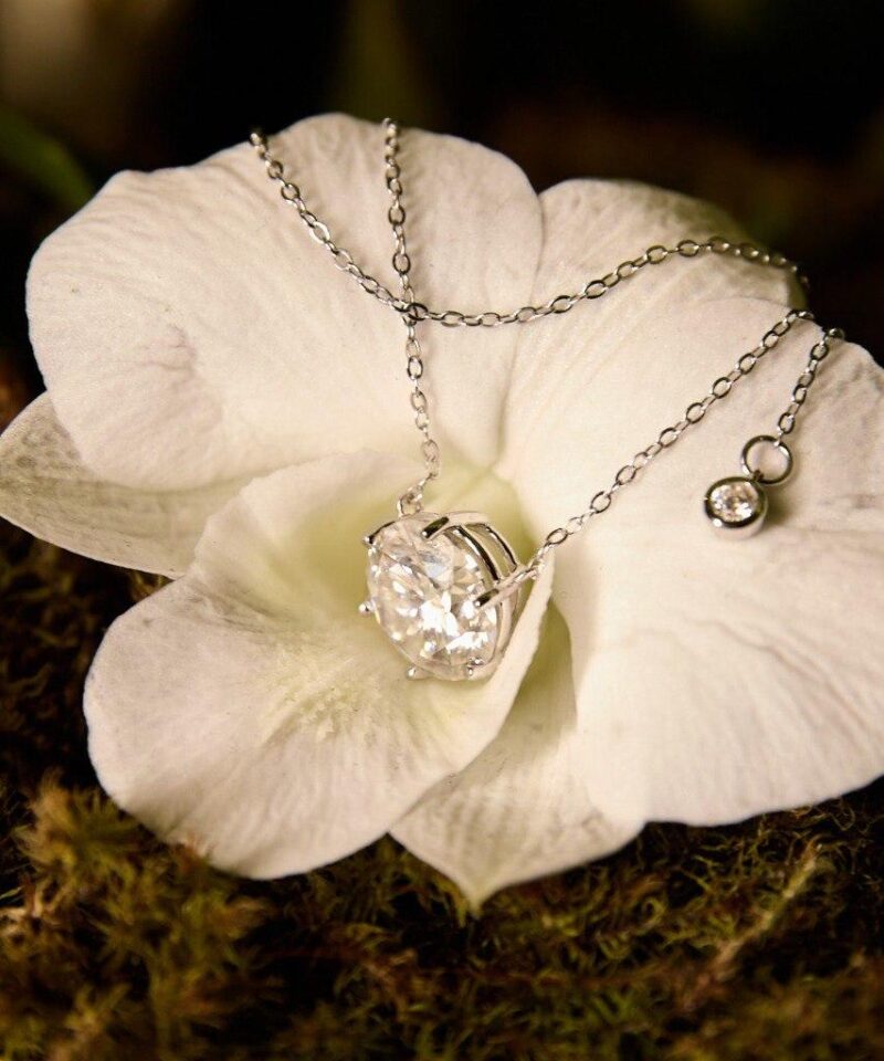 Alternative view of Colar Universo Glam Moissanite 6,5 mm em Prata 925 com Banho de Ródio