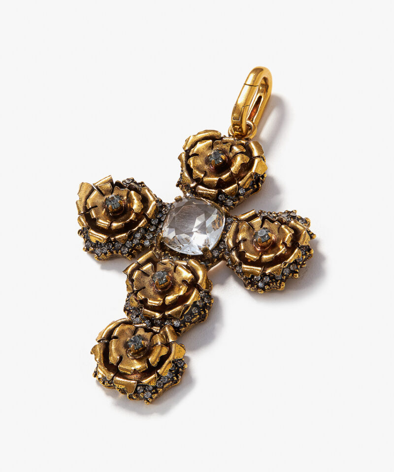Pingente Crucifixo Floral Ouça em Metal Dourado | Monica Di Creddo