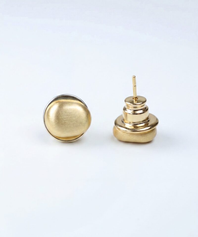 Brinco Orbe Esférico Acetinado com Banho Dourado