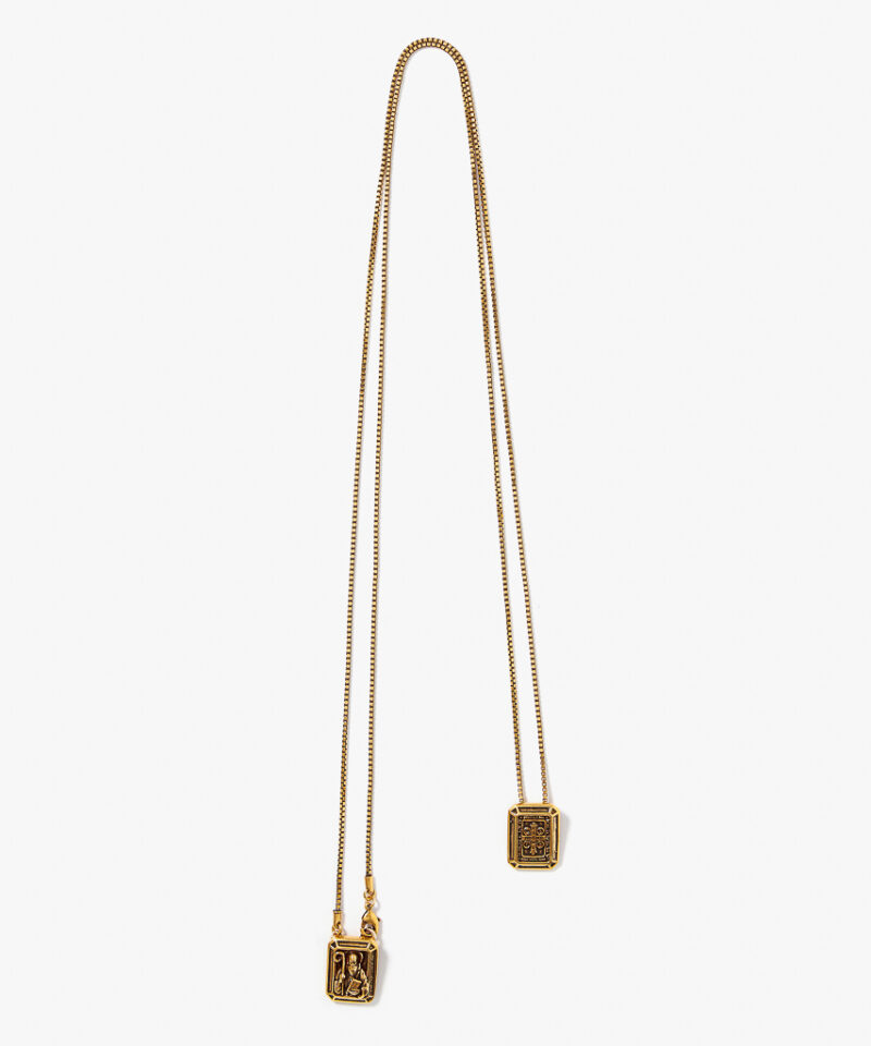 Colar Escapulário Mini São Bento em Metal Dourado | Monica Di Creddo