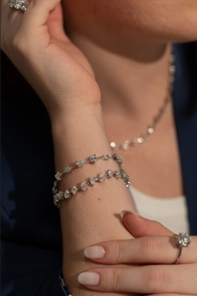 Alternative view of Pulseira Élise Fio Faca com Moissanites Navete 12 ct 17 cm