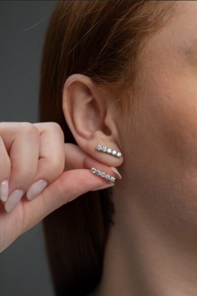 Alternative view of Brinco Ear Cuff Lumi com 5 Moissanites de 3 mm 0,50 ct