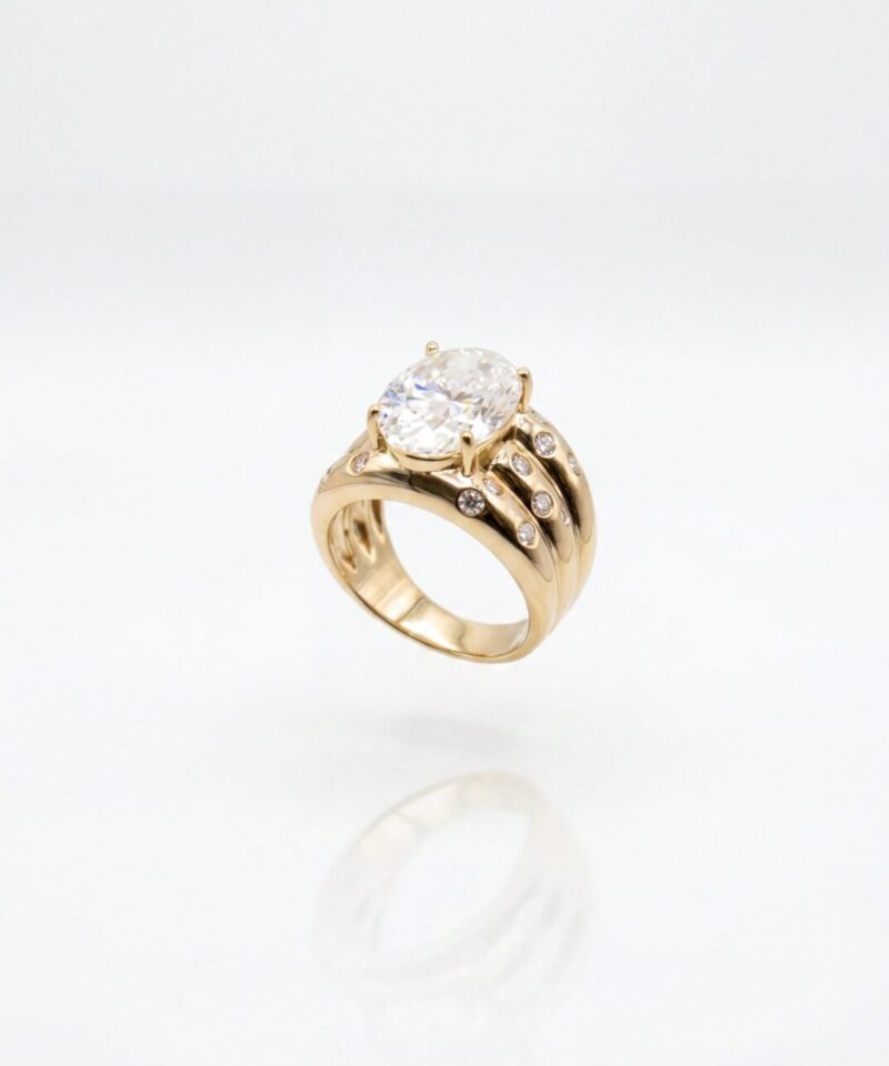 Anel Imperatriz Glam Moissanite Oval em Prata 925 com Banho de Ouro - Aro 17