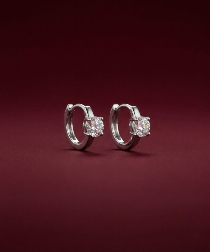 Alternative view of Brinco Argola Lumina Ponto de Luz Moissanite 5 mm em Prata 925 com Ródio