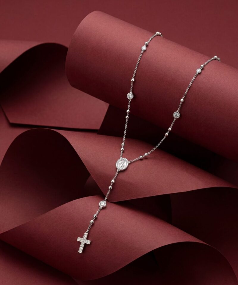 Alternative view of Colar Sancta Lumière com Medalha e Cruz Cravejadas em Moissanite 45 cm