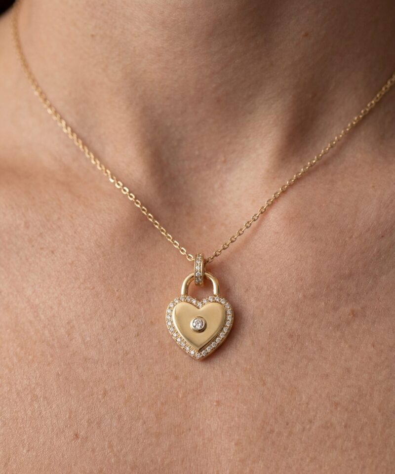 Alternative view of Colar Coração Afeto Glam Cravejado Moissanite em Prata 925 Dourada
