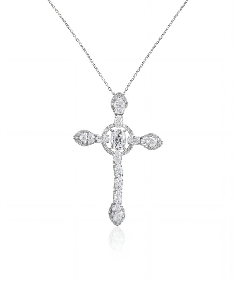 Colar Cruz Lumière com Moissanite Oval 8x6 mm 6,15 ct
