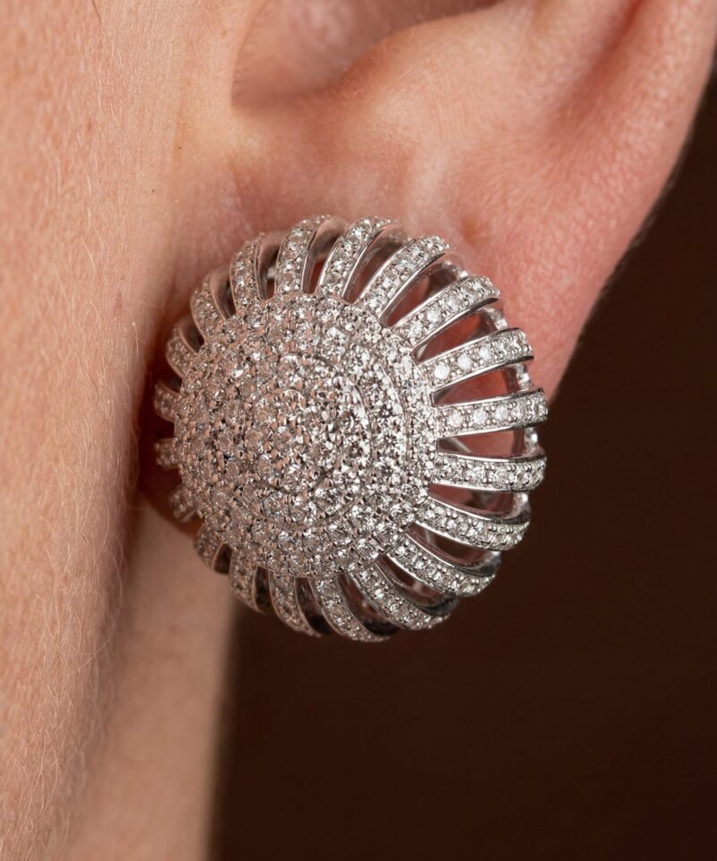 Brinco Solaris Radial Totalmente Cravejado em Moissanite 3,83 ct
