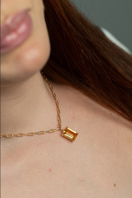 Alternative view of Colar Elos Cartier com Pingente de Citrino Retangular