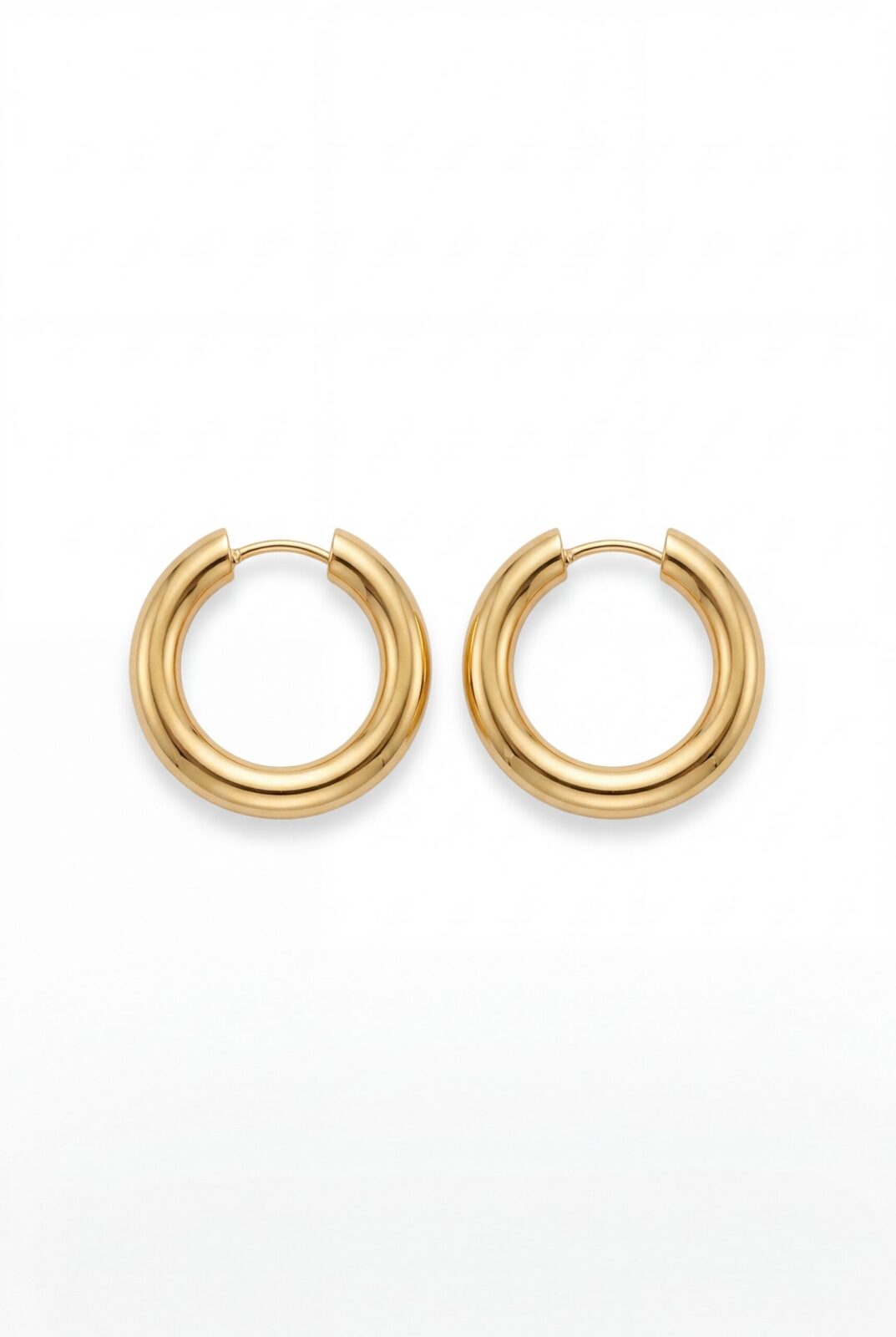 Brinco Argola Solène Polida em Banho de Ouro 18k
