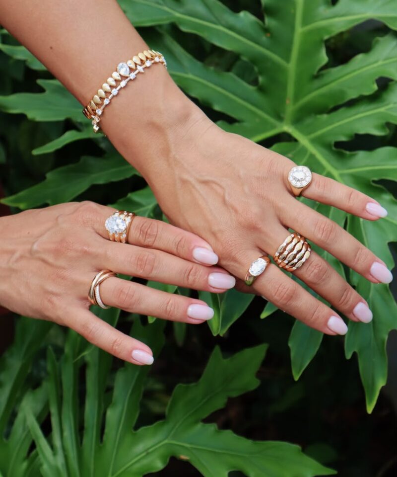 Alternative view of Anel Enlace Glam Triplo com Aro Cravejado em Banho de Ouro 18k