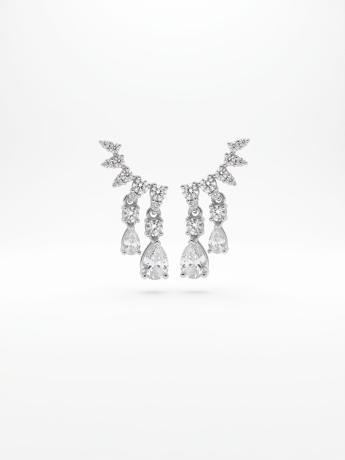 Brinco Elara em Moissanite 5x7mm em Prata 925 com Ródio