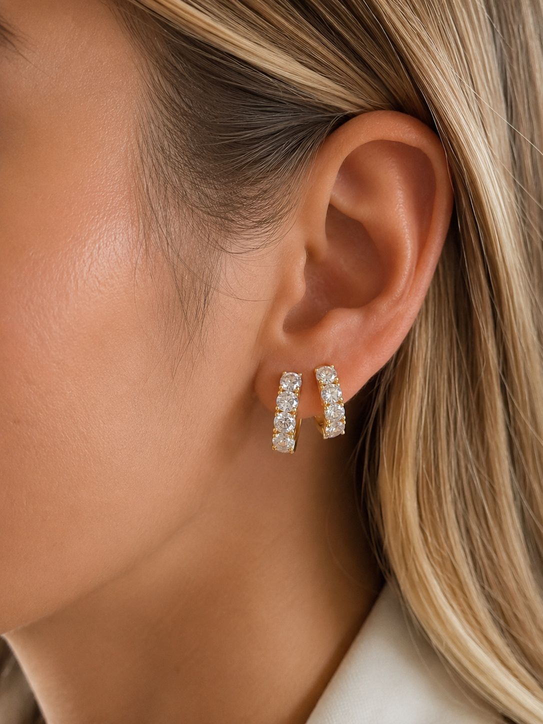 Brinco Argola Bella Sole com Moissanite Oval 3x4 mm - Imagem 2